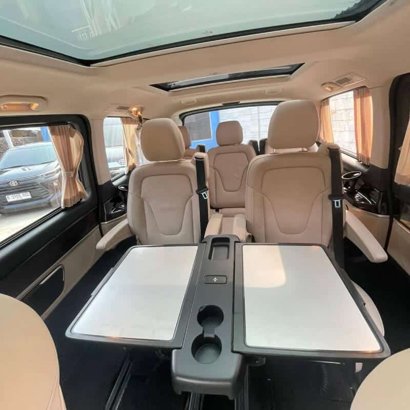 Interior Mercedes Benz V Class - Sprinter Car Rental Jakarta