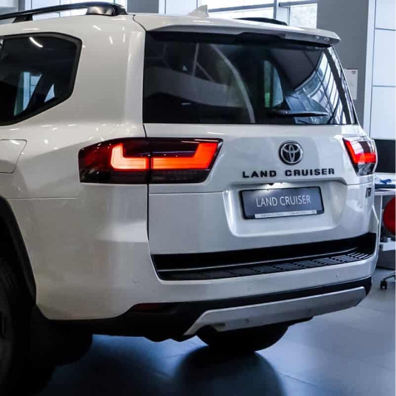 Sewa Toyota Land Cruiser Jakarta